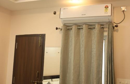Tiruchanur Apartment | Top-Rated NRI NC Homestays: Family-Friendly Getaway