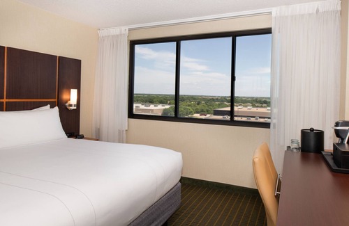 Norman Hotel | Experience NCED Conference Center & Hotel with Pool and Spa