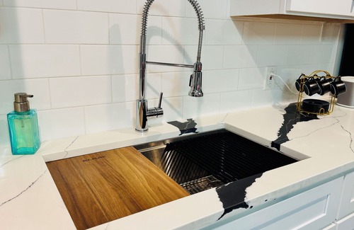 Windsor Park House | nCharming 2-bedroom house in wonderful Austin with WiFi, AC