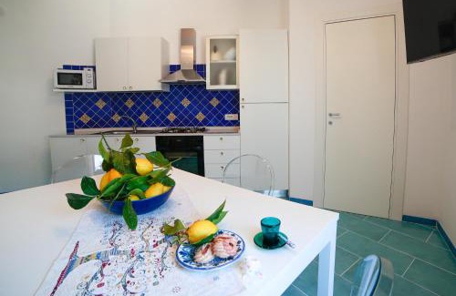 Pontone Apartment | Discover Ncopp' a' Scalinatella: Rated 9.4, Family-Friendly Stay