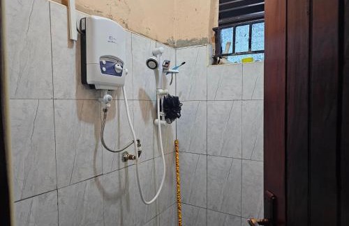 Kampala House | Pet-Friendly NDEJJE HOUSE: Perfect for Family Getaways
