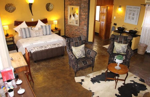 Tierpoort Hotel | Relax at Ndlovu Lodge: Pet-Friendly with Ocean Views