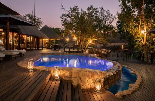 Vaalwater Hotel | Discover Ndlovu Safari Lodge: 5-Star Oasis with Spa & Pool