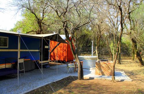 Hammanskraal Apartment | Trendy Ndlovu Tiny Home with Pool & Ocean Views