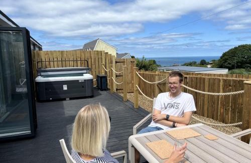 Hele House | NDR Sea view Three bedroom Residence with private hot tub