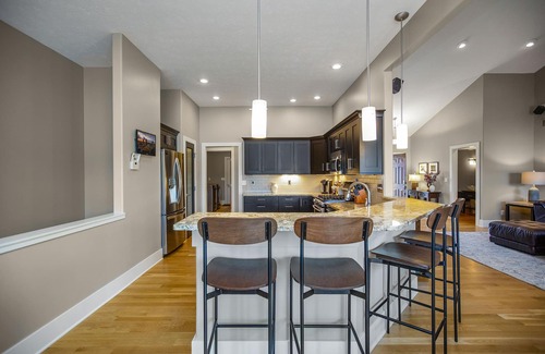 South Bend House | Unforgettable Stays Near NDU Football and Graduation Events