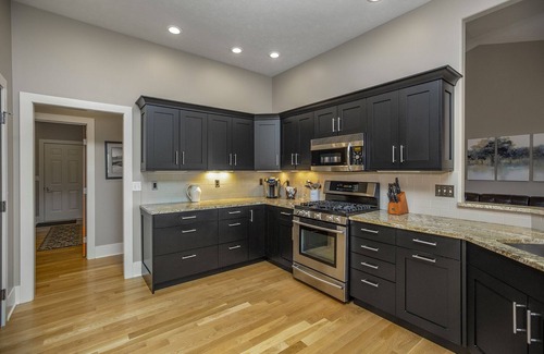 South Bend House | Unforgettable Stays Near NDU Football and Graduation Events