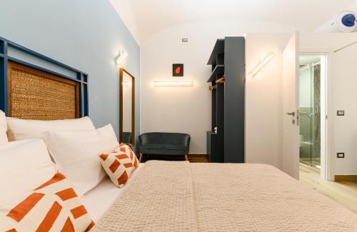 Montecalvario Apartment | Pet-Friendly Nea Domus Santa Monica with Restaurant & Breakfast