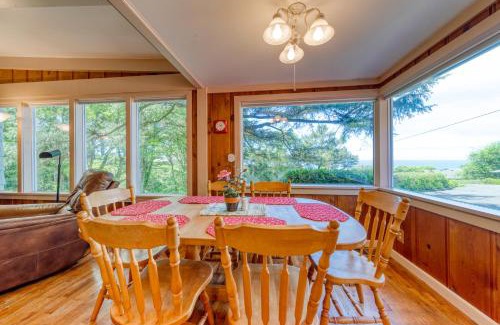 Neahkahnie Beach House | Pet-Friendly Retreat at Neahkahnie Charmer for Families
