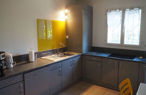 Entraigues-sur-la-Sorgue House | Near AVIGNON, air-conditioned house, pool, 4 bedrooms.