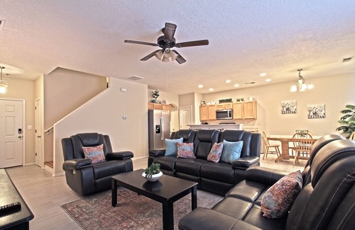 Victory Hills House | Convenient Stay Near Airport & University - Rated 10/10!