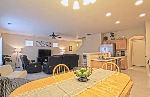 Victory Hills House | Convenient Stay Near Airport & University - Rated 10/10!