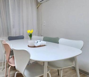 Paldal-gu Apartment | Conveniently Located Near Aju Uni Hospital and Everland