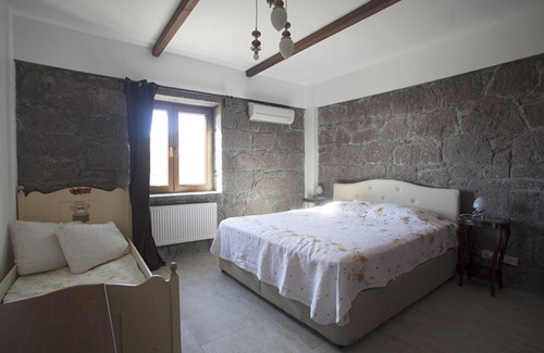 Ayvacik Villa | Unique Oceanfront Villa Near Assos with Pool and Spa