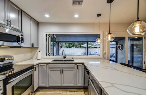 Evergreen House | Unwind with a Pool, Firepit & Ocean Views - 10/10 Rated!