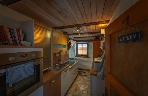 Bobingen Apartment | Romantic Retreat Near Augsburg with Pool and Garden