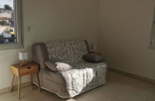 Vedene Apartment | Near Avignon, T3 apartment with large terraces.