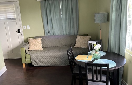 Southside Apartment | Cozy Apartment Steps from Beach and Downtown Attractions