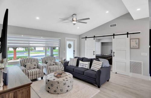 Garden Isles House | Beachside Escape with Pool, Kayaks and Family Fun