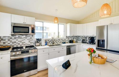 San Luis House | Cozy Freeport Home with Deck, Grill & Boat Access