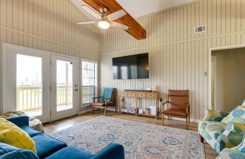 San Luis House | Cozy Freeport Home with Deck, Grill & Boat Access