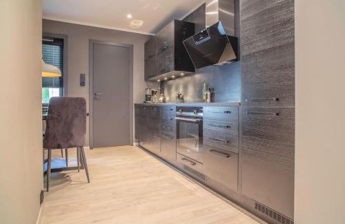 Alesund Apartment | Modern Retreat Near Brosundet with Free Street Parking