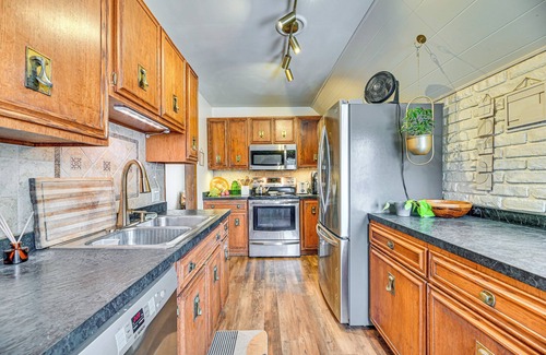 Naples Cabin | Near Canandaigua Lake: Retro Cabin w/Deck & Views