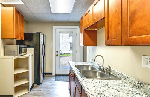 Seneca Falls House | Near Cayuga Wine Trail: Seneca Falls Convenience!