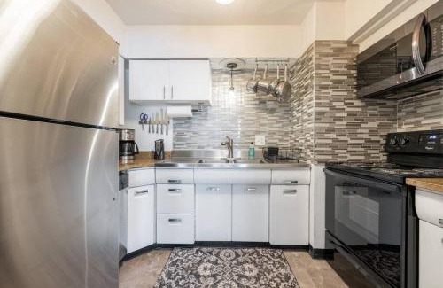 Fairview Park Apartment | Pet-Friendly Stay Near CLE Airport at Georgetown Villas