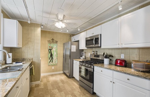 Pendleton Apartment | Explore Clemson: Lofted Apartment Steps from Historic Pendleton