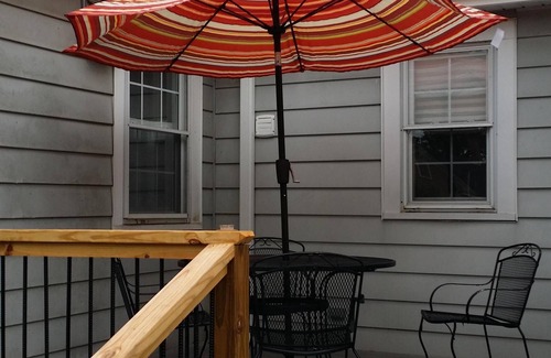 Pendleton Apartment | Explore Clemson: Lofted Apartment Steps from Historic Pendleton