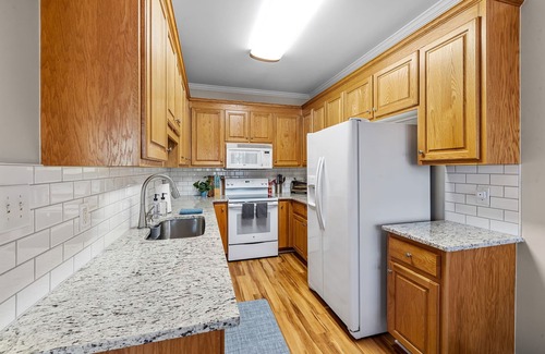 Cary House | Convenient Getaway Near Downtown Cary with Top Amenities