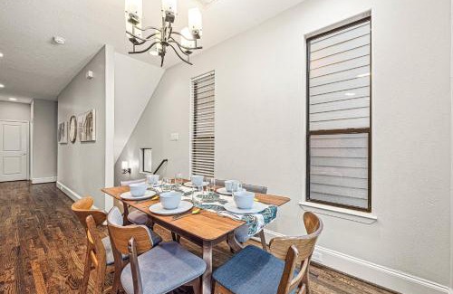 East Downtown Houston House | Near Downtown Midtown Pets Wifi Tvs Games