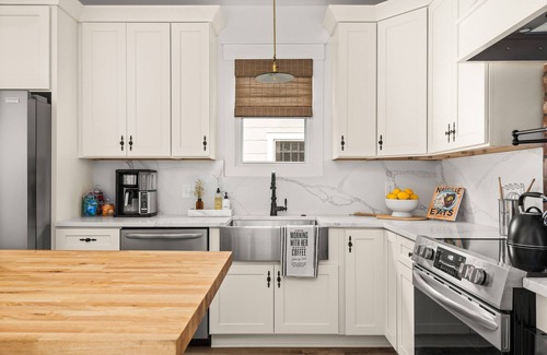 Maxwell House | Ideal Nashville Getaway: Steps from Food, Bars & Downtown