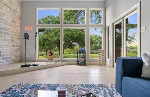 Stoneridge Place House | Relaxing Retreat Near Downtown with Pool & Pickleball