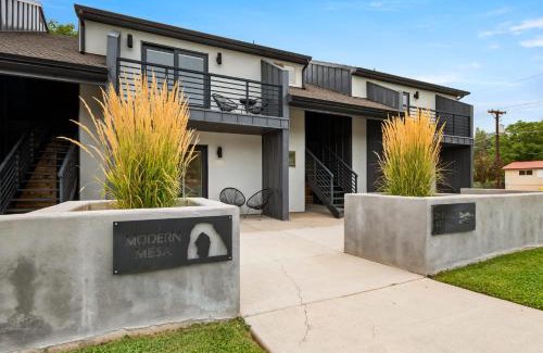 Moab House | Stylish 2BR Retreat Near Downtown with Amazing Patio