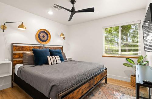 Moab House | Stylish 2BR Retreat Near Downtown with Amazing Patio