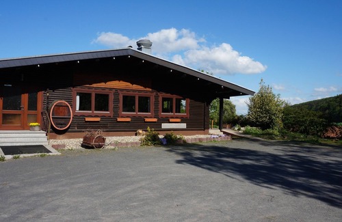 Anraff House | Exceptional Log Cabin Near Edersee with Family-Friendly Amenities