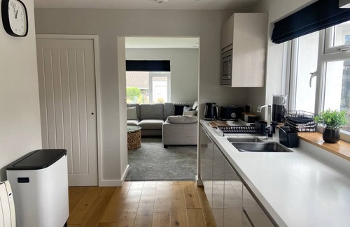 Goonhavern House | Family-Friendly Bungalow with Enclosed Garden Near Beaches