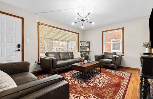 Dearborn House | Near Greenfield Village-Downtown Dearborn-Oakwood