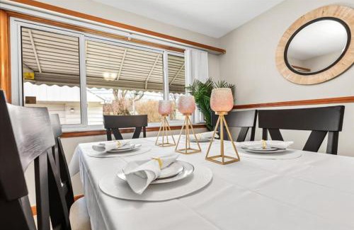 Dearborn House | Near Greenfield Village-Downtown Dearborn-Oakwood