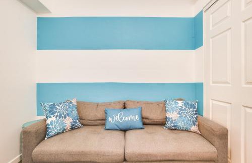 Royal Poinciana House | Charming Hollywood Cottage Steps from Haulover Park