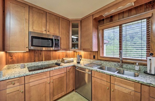 Bakersville House | Pet-Friendly Bakersville Mini Horse Farm with Trout Stream