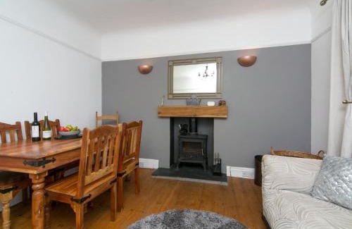 Holyhead House | Near Holyhead Port & Newry Beach - 2 Pen Y Bryn Road, Holyhead