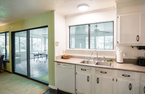 Montgomery House | Conveniently Located: Merry on Moorcroft Near Dining & Care