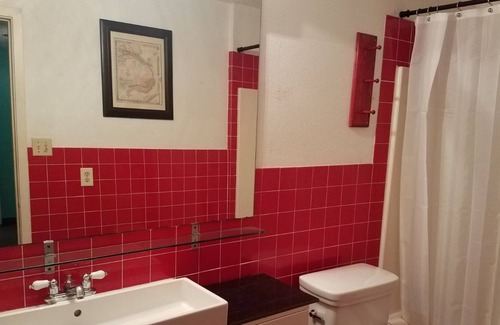 Blackshear-Prospect Hill House | Convenient Getaway: Spa, Breakfast & Family-Friendly Stay
