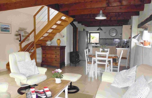 Plomeur House | Relax by the Ocean Near La Torche with Spa & Breakfast
