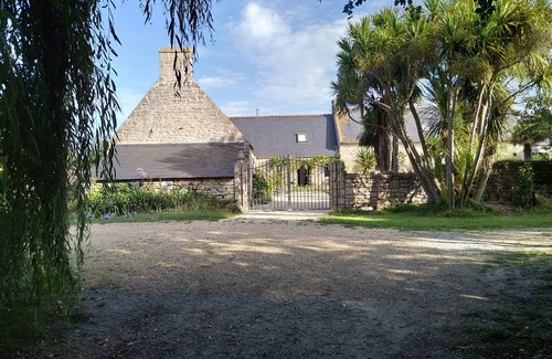 Plomeur House | Relax by the Ocean Near La Torche with Spa & Breakfast