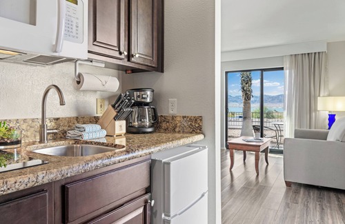 Lake Havasu City Resort | Relaxing 1BR Retreat Near Lake Havasu with Pool & WiFi