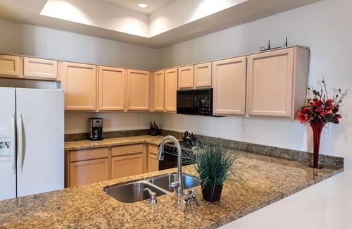 McCormick Ranch Condo | Discover Comfort Near Lake Marguerite: Walk to It All!